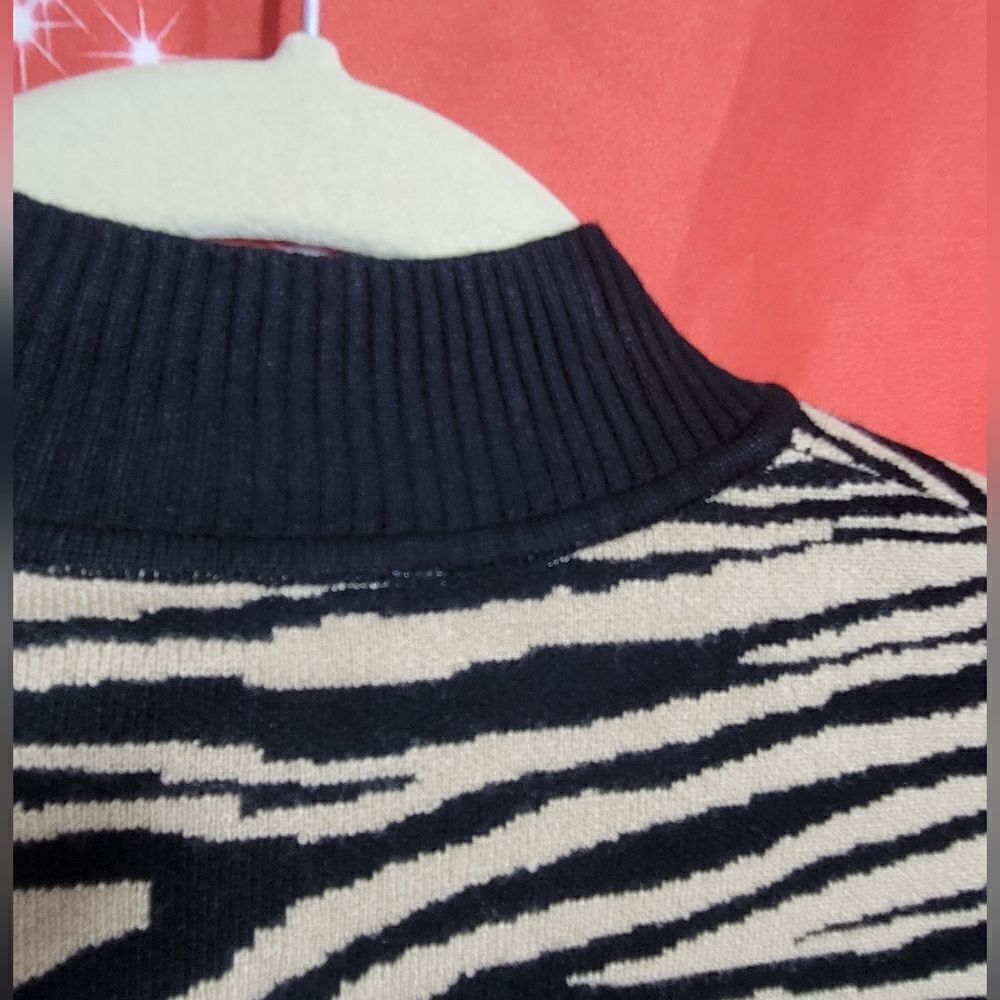 WAYF Sweater - Picture 4 of 8